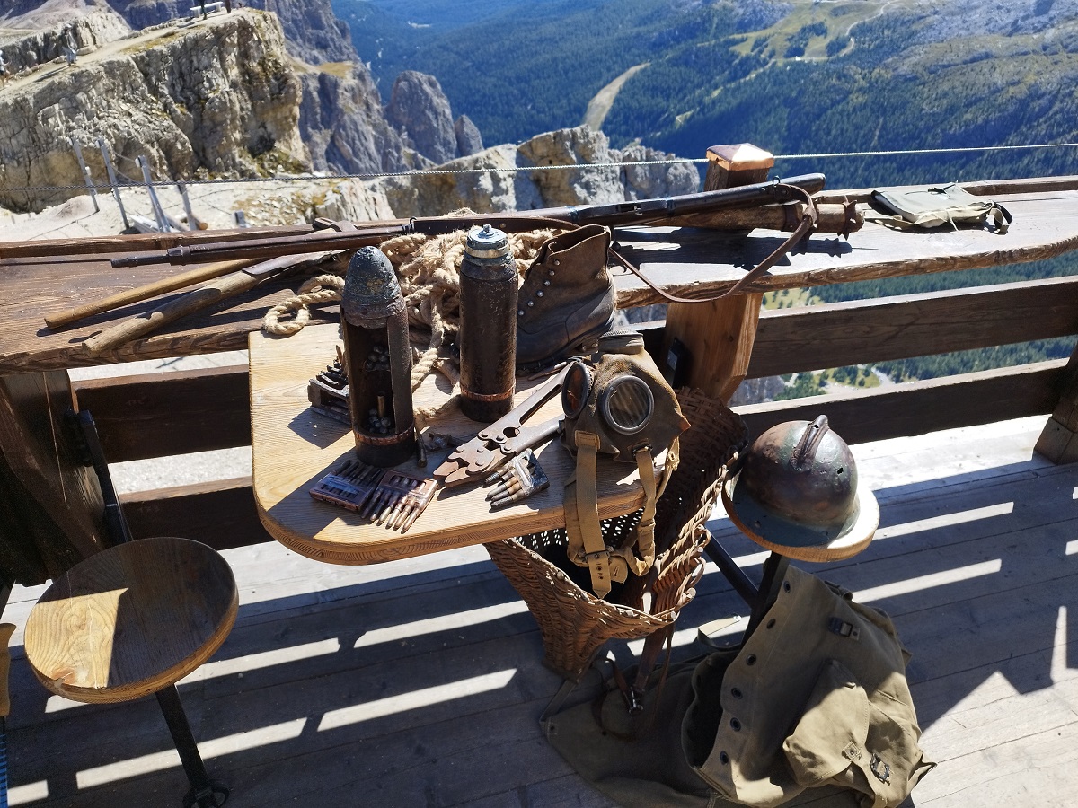 13 WW1 weapons and equipment