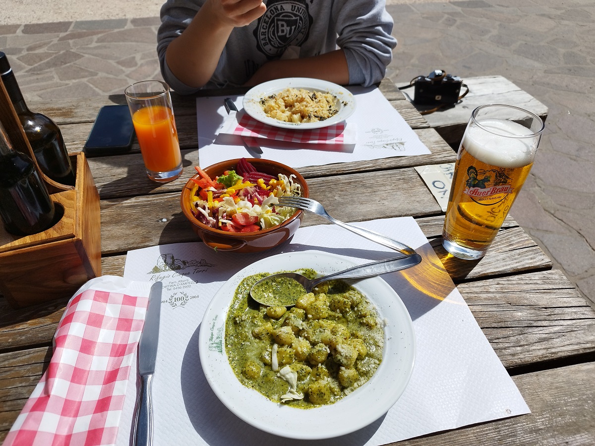 17 Lunch at Rifugio Cinque Torri