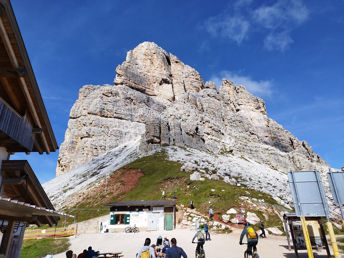 7 Averau rock